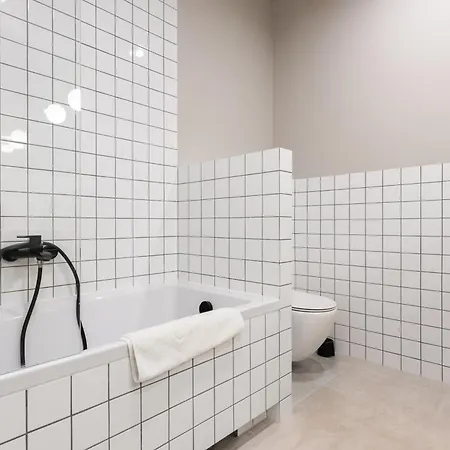 Przestronny Parking By Neartopl Διαμέρισμα *