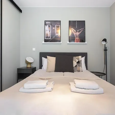 Przestronny Parking By Neartopl Διαμέρισμα Krasków