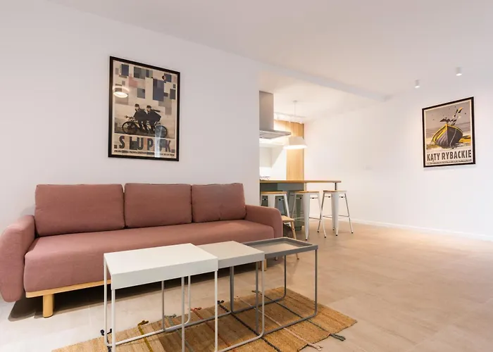 Przestronny Parking By Neartopl Apartamento