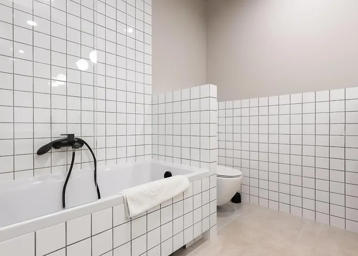 Przestronny Parking By Neartopl Apartamento *