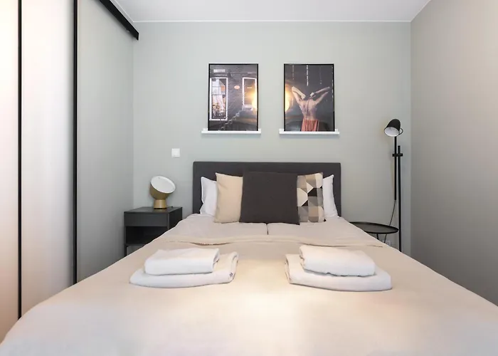 Przestronny Parking By Neartopl Apartamento Cracovia