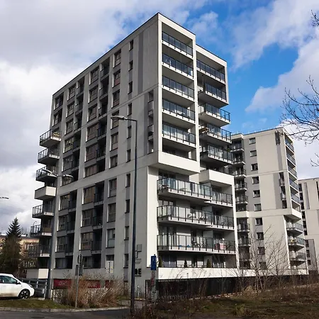 Przestronny Parking By Neartopl アパート