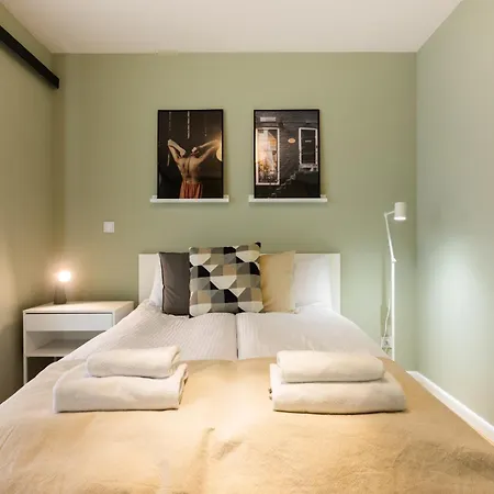 Przestronny Parking By Neartopl *